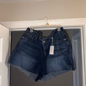 NWT Good American cut off shorts
